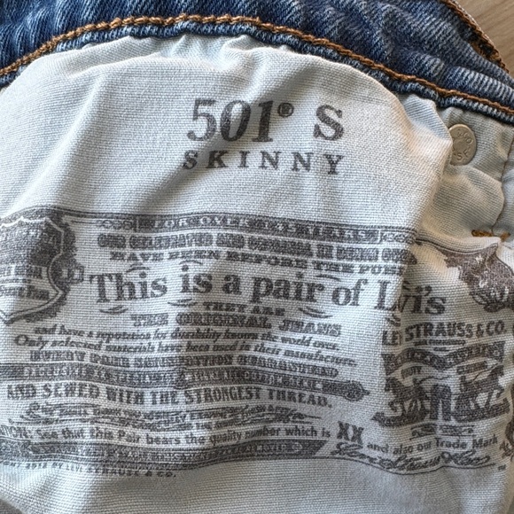 501 Levi's High Rise Blue Jeans - Picture 6 of 6